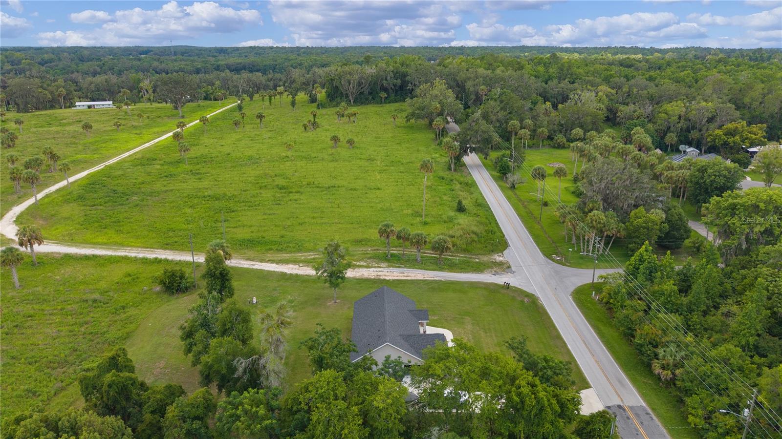 LAKE LOUISE ESTATE - Residential