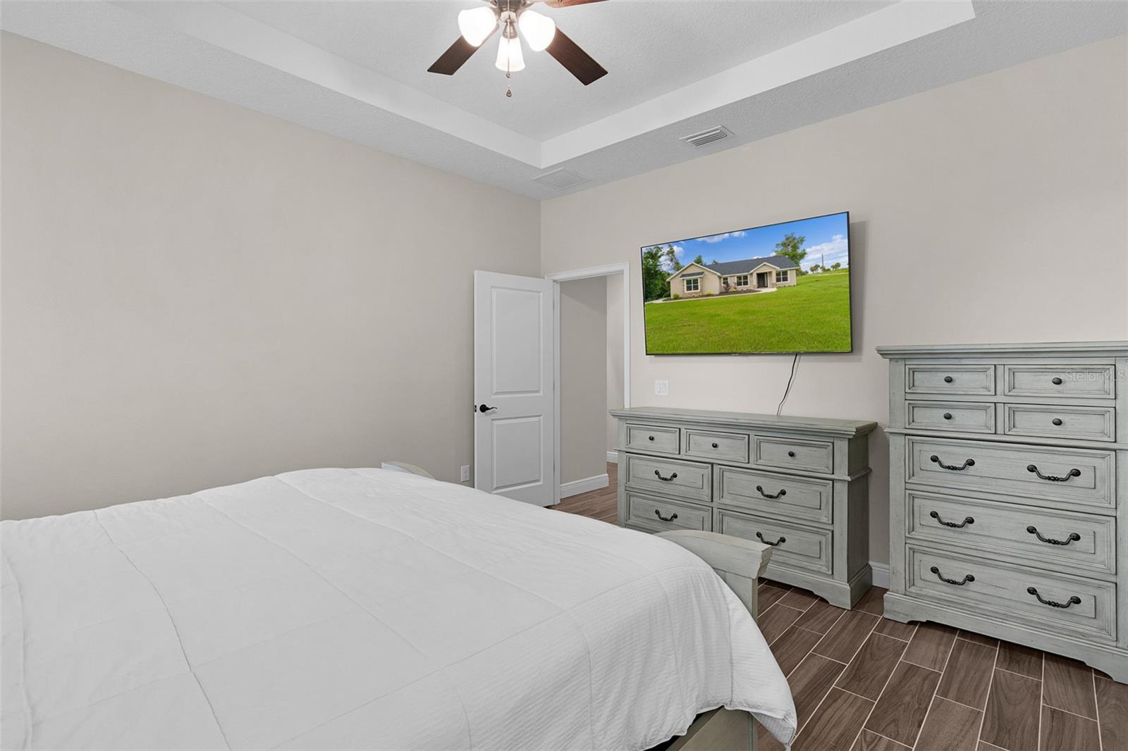LAKE LOUISE ESTATE - Residential
