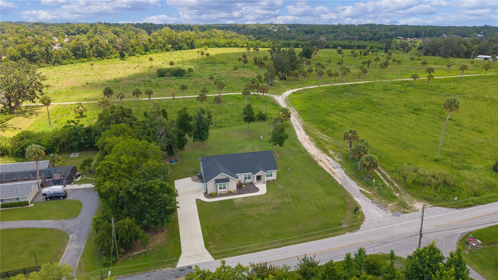 LAKE LOUISE ESTATE - Residential