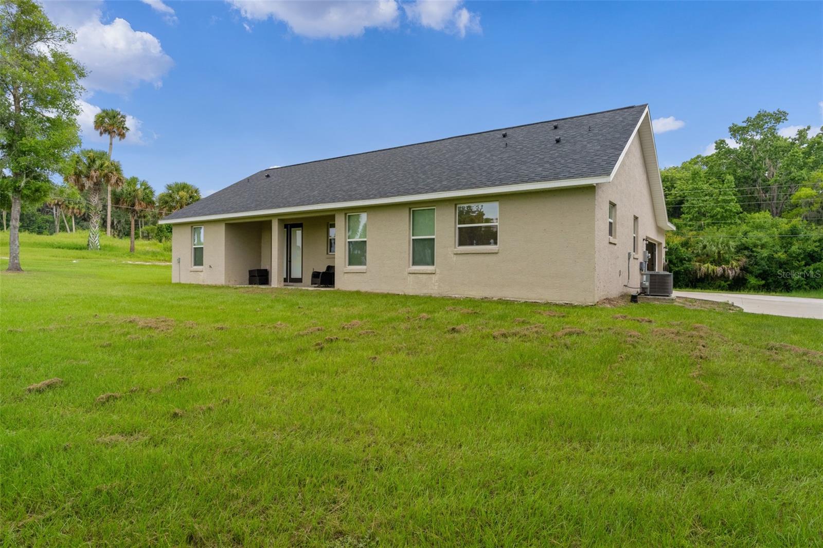 LAKE LOUISE ESTATE - Residential