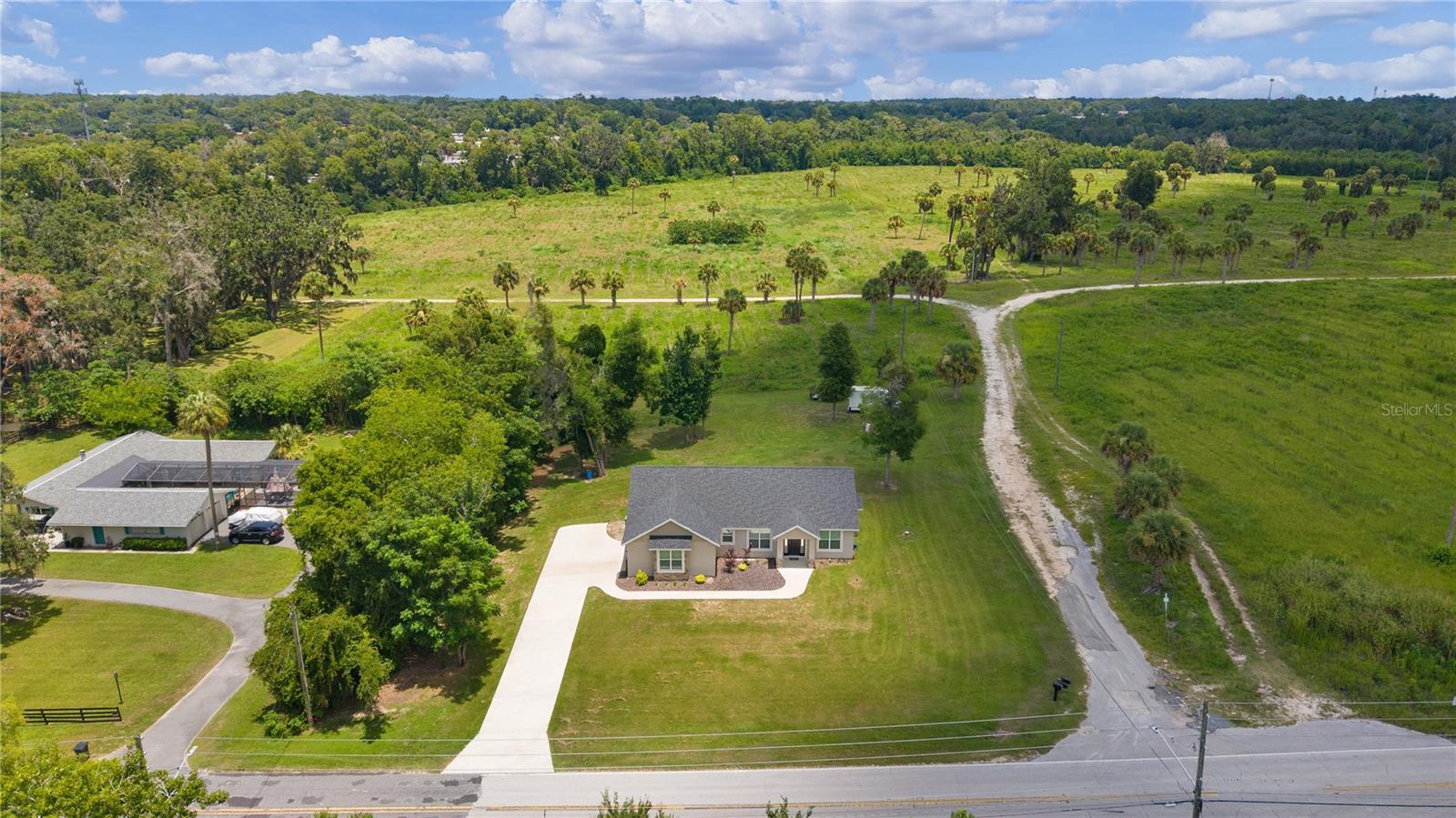 LAKE LOUISE ESTATE - Residential