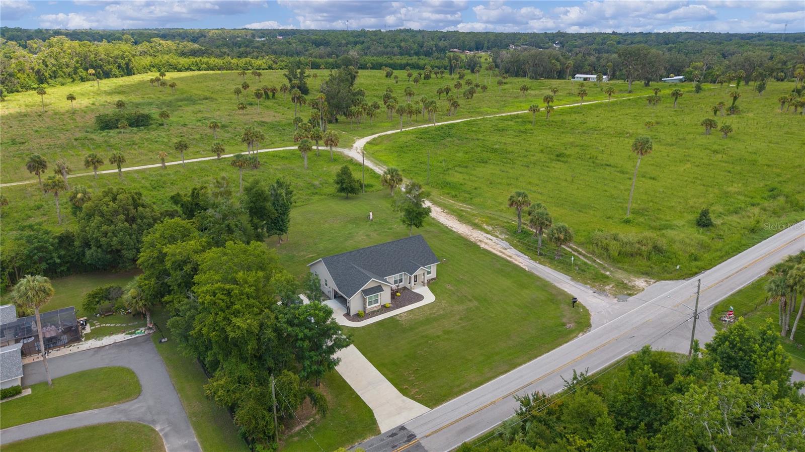 LAKE LOUISE ESTATE - Residential