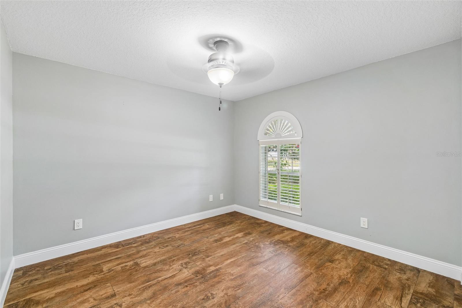 MANORS AT CRYSTAL LAKES THE - Residential