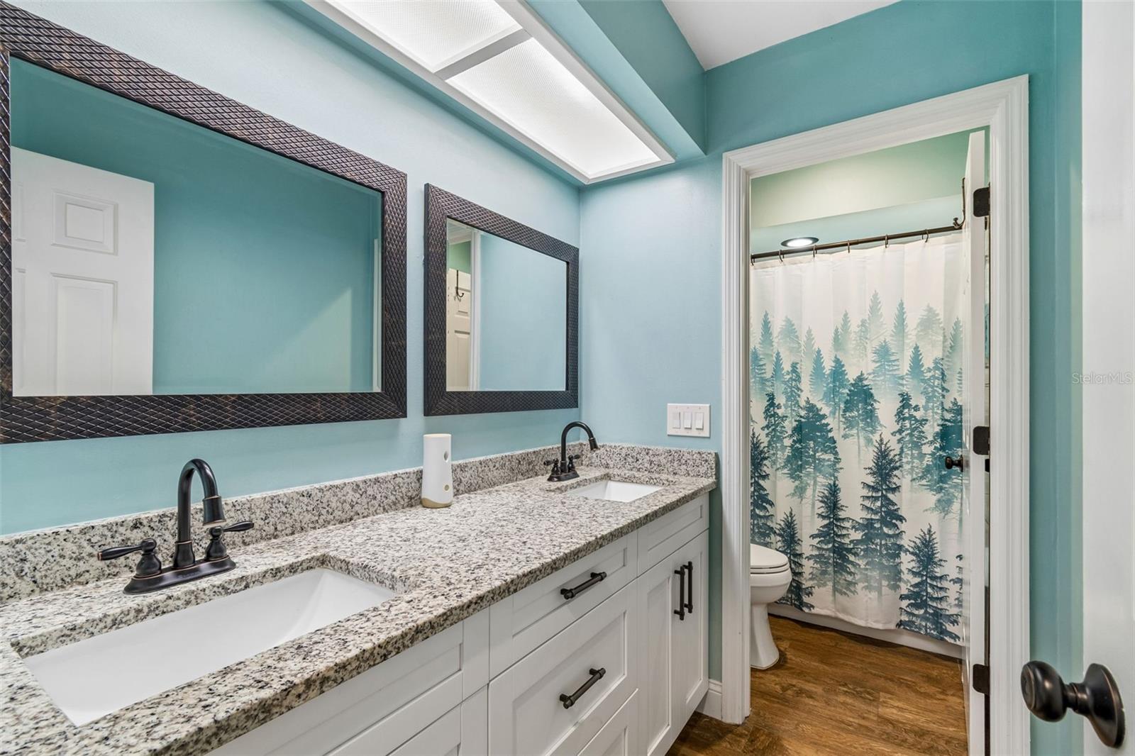 MANORS AT CRYSTAL LAKES THE - Residential