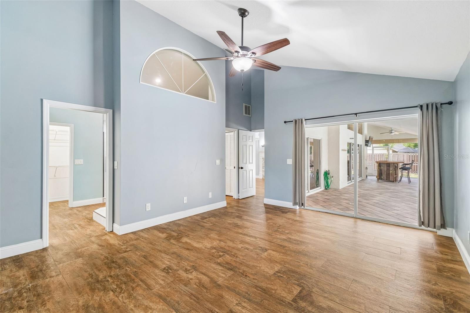 MANORS AT CRYSTAL LAKES THE - Residential