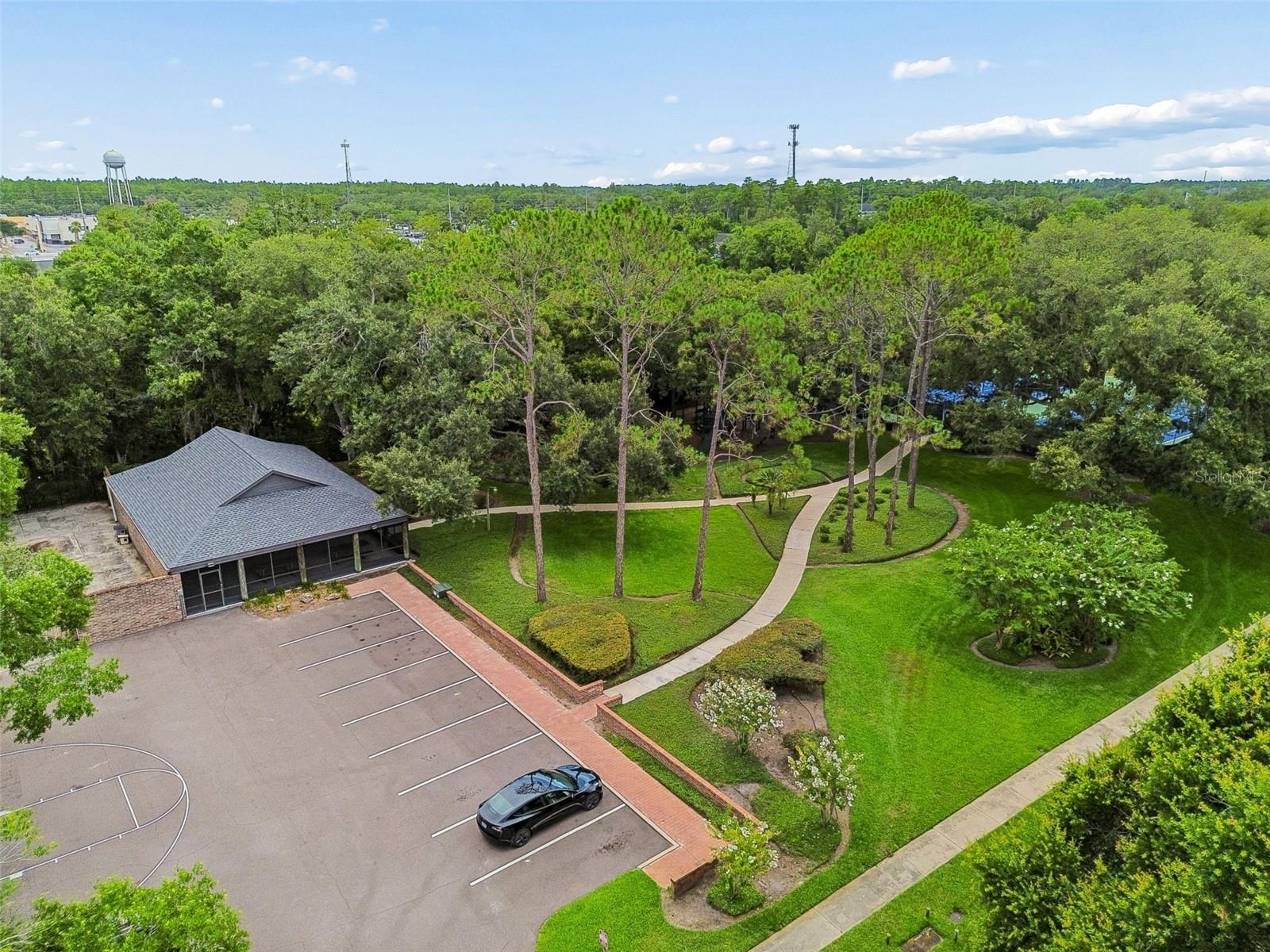 MANORS AT CRYSTAL LAKES THE - Residential