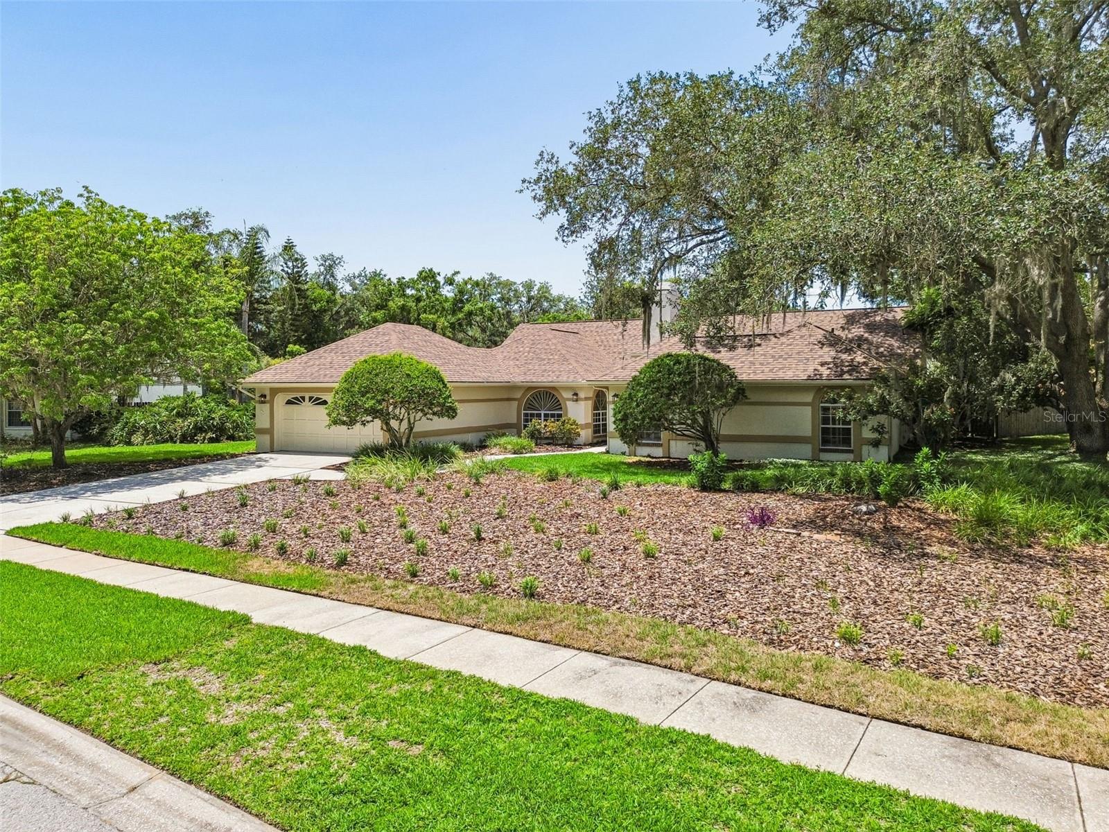 MANORS AT CRYSTAL LAKES THE - Residential