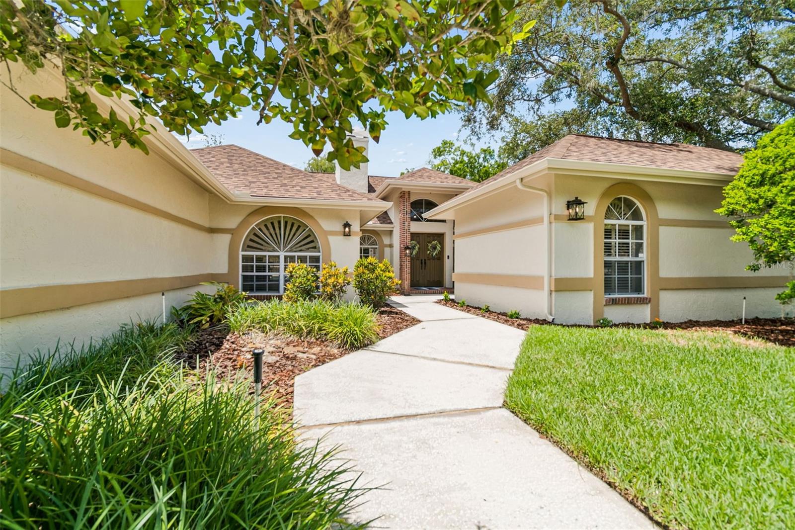 MANORS AT CRYSTAL LAKES THE - Residential