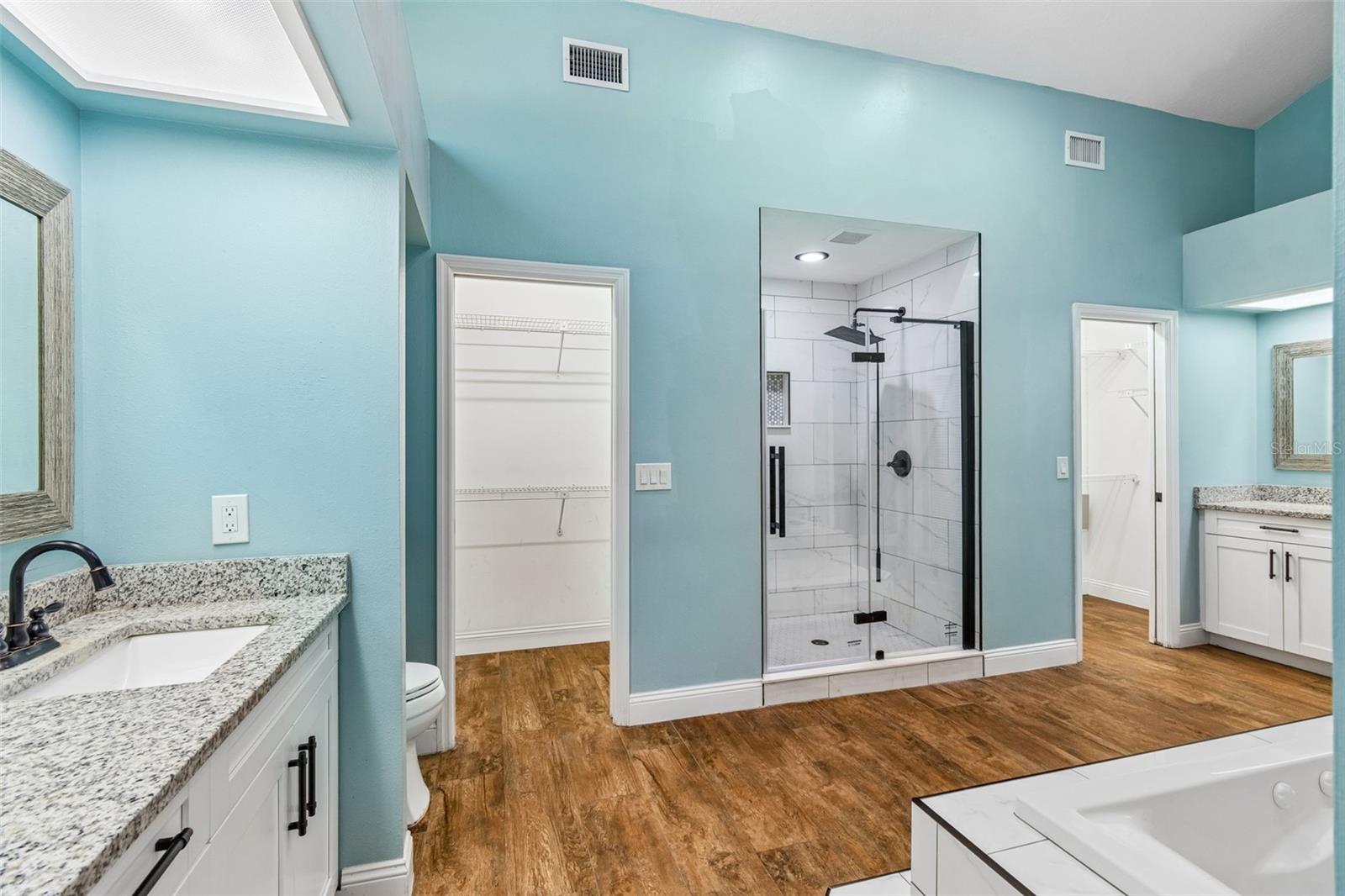 MANORS AT CRYSTAL LAKES THE - Residential
