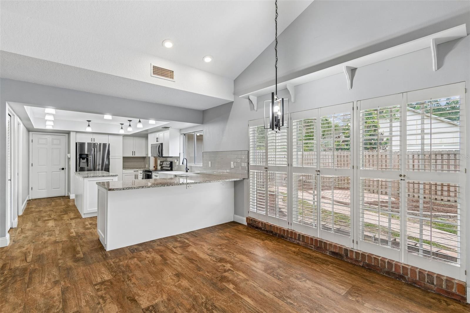 MANORS AT CRYSTAL LAKES THE - Residential