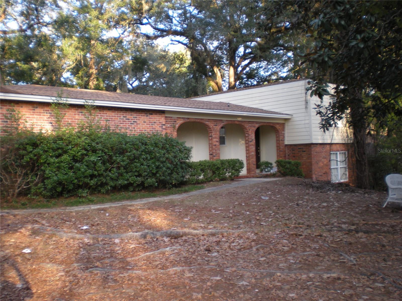 HOLLY HILLS - Residential Lease