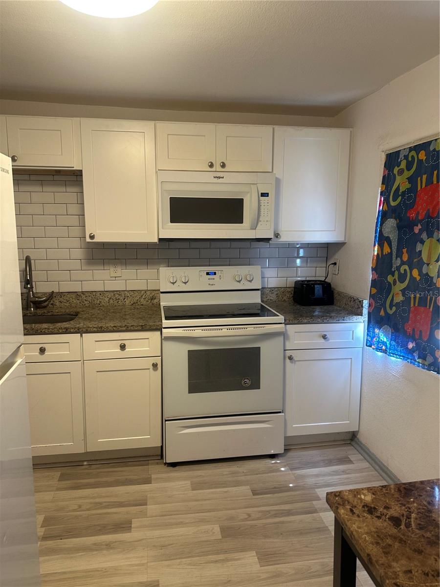 EASTERN HEIGHTS - Residential Lease