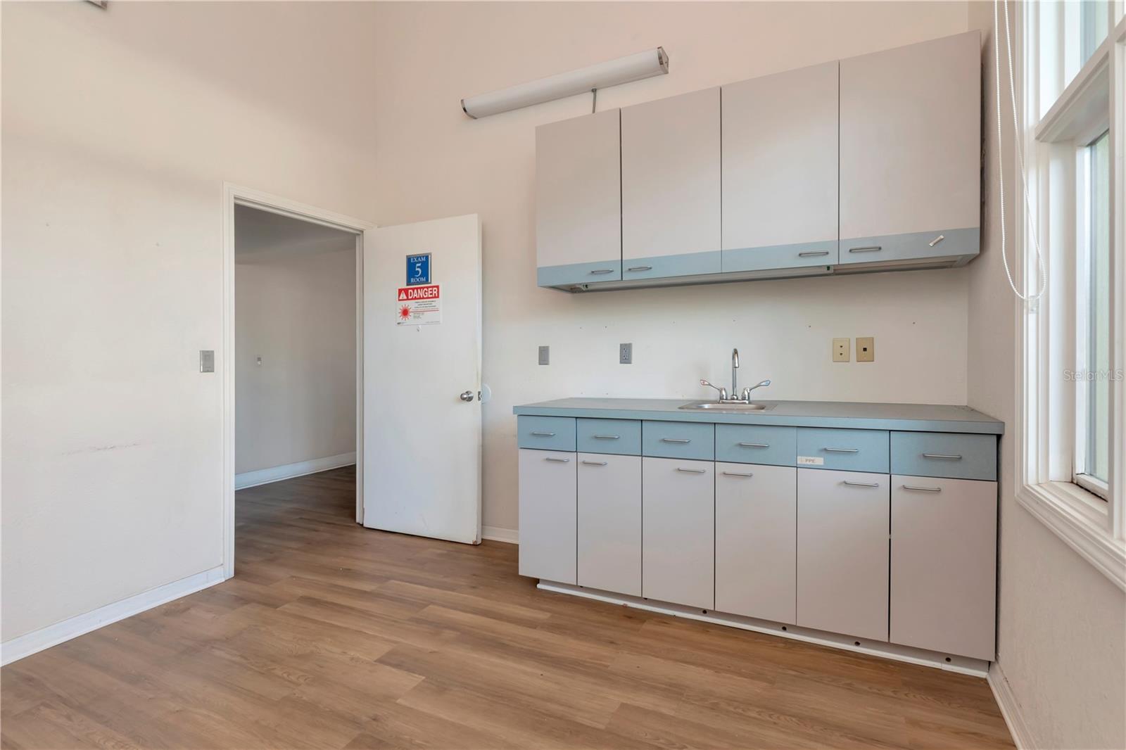 MILTON PARK - Commercial Sale