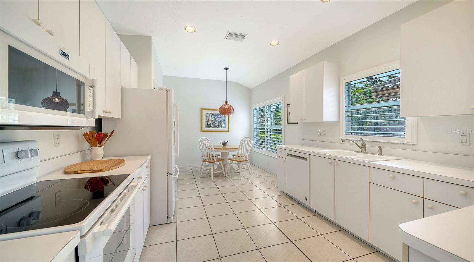 MIRA LAGO AT PALMER RANCH PH 2 - Residential