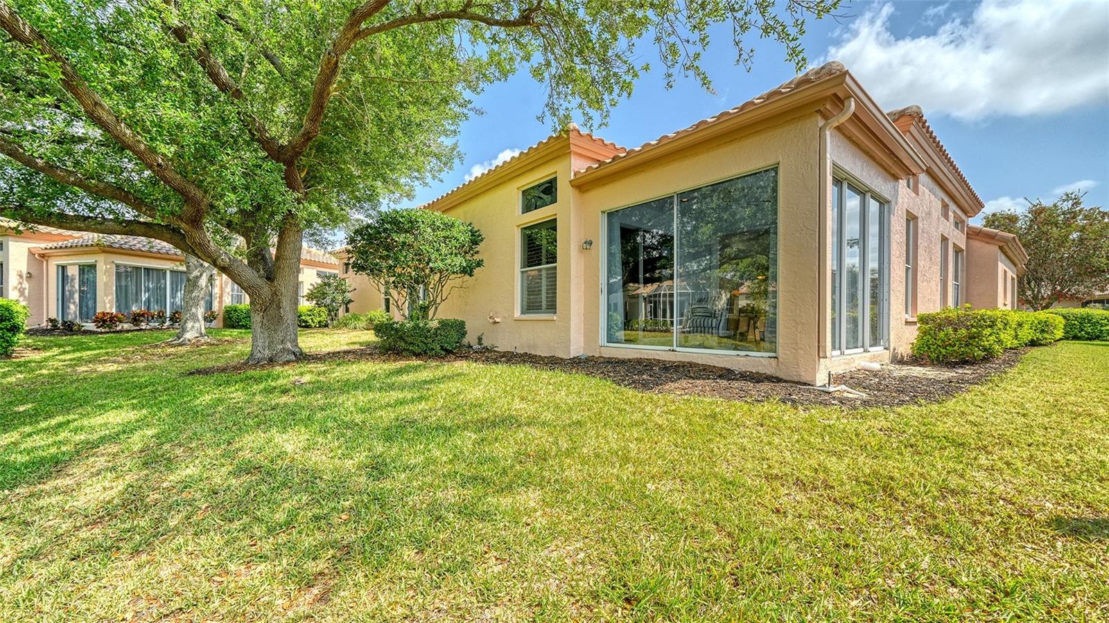 MIRA LAGO AT PALMER RANCH PH 2 - Residential