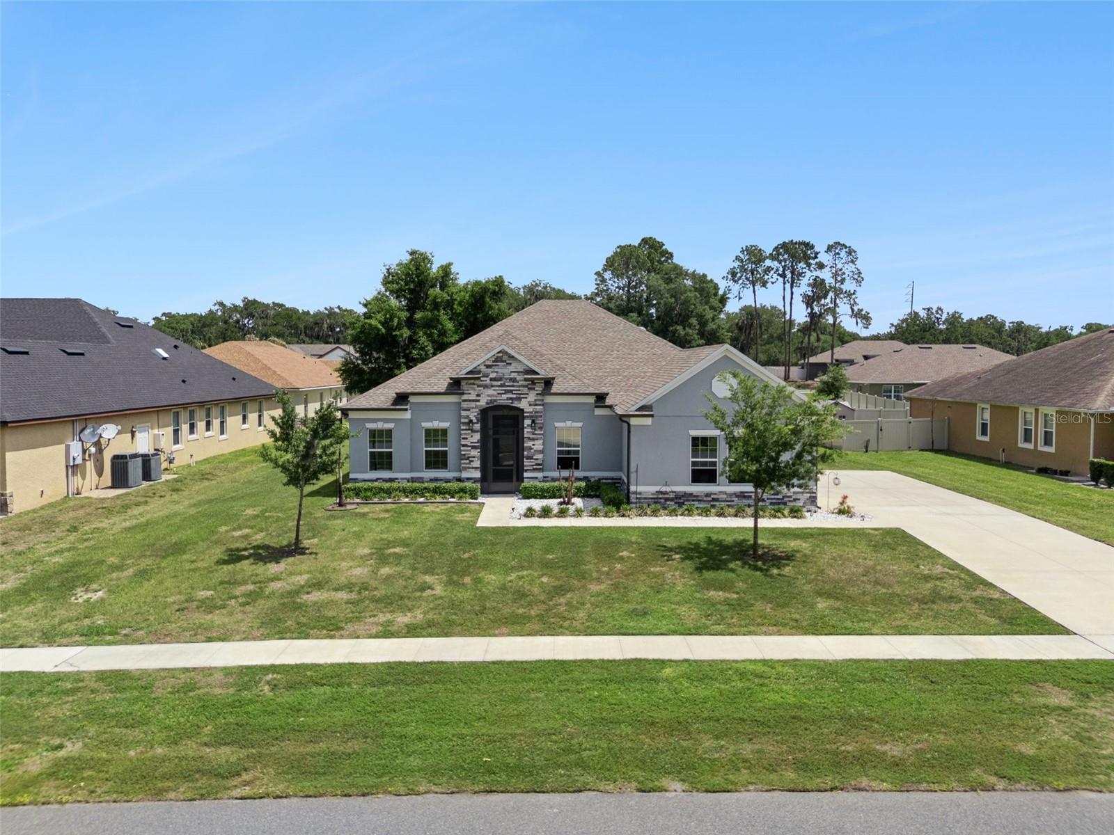 LEESBURG MAJESTIC OAKS SHORES - Residential