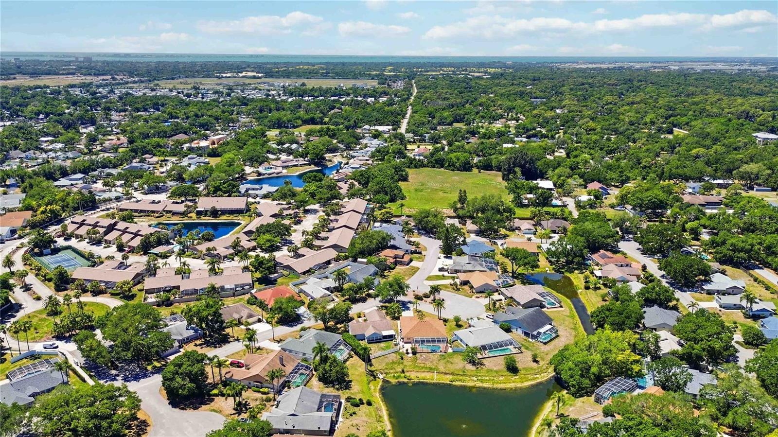 HAMLETS GROVE - Residential