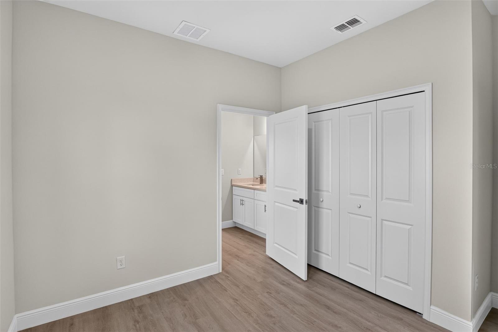 MARION OAKS - Residential