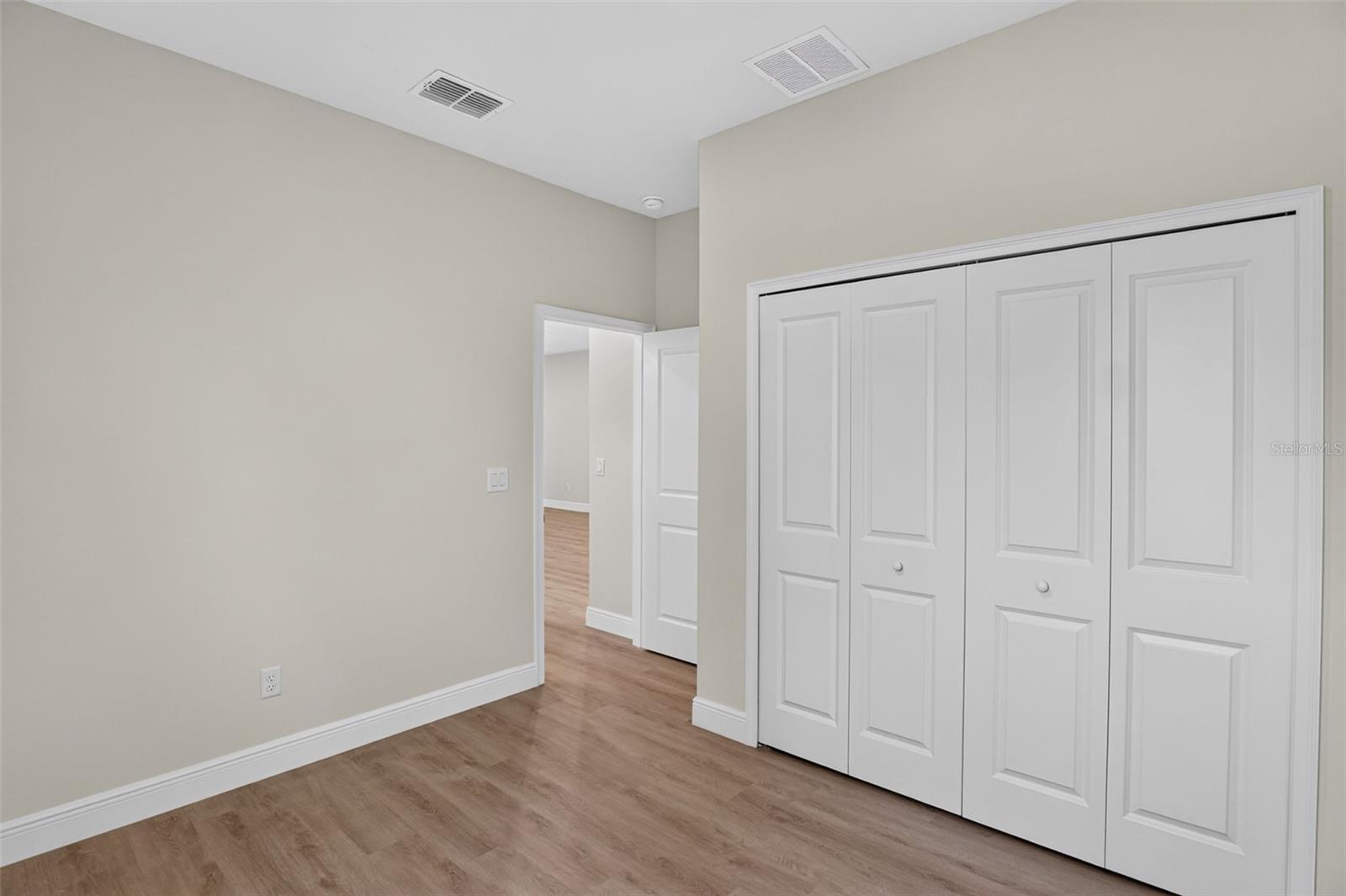 MARION OAKS - Residential