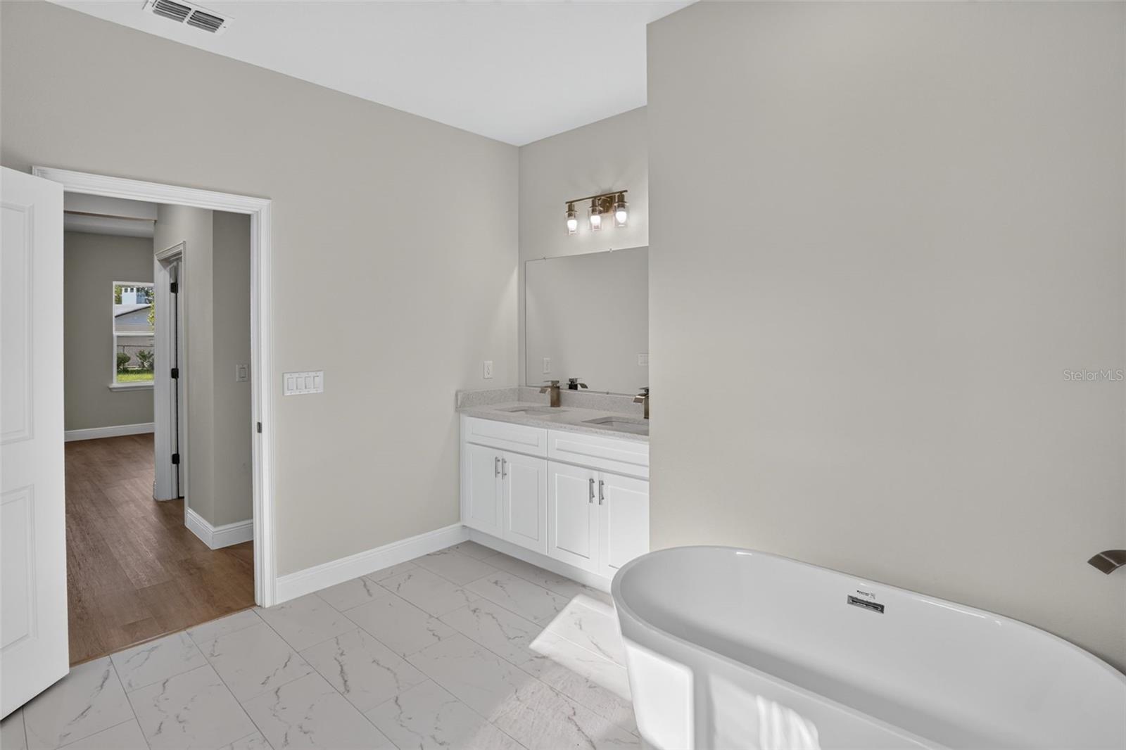 MARION OAKS - Residential