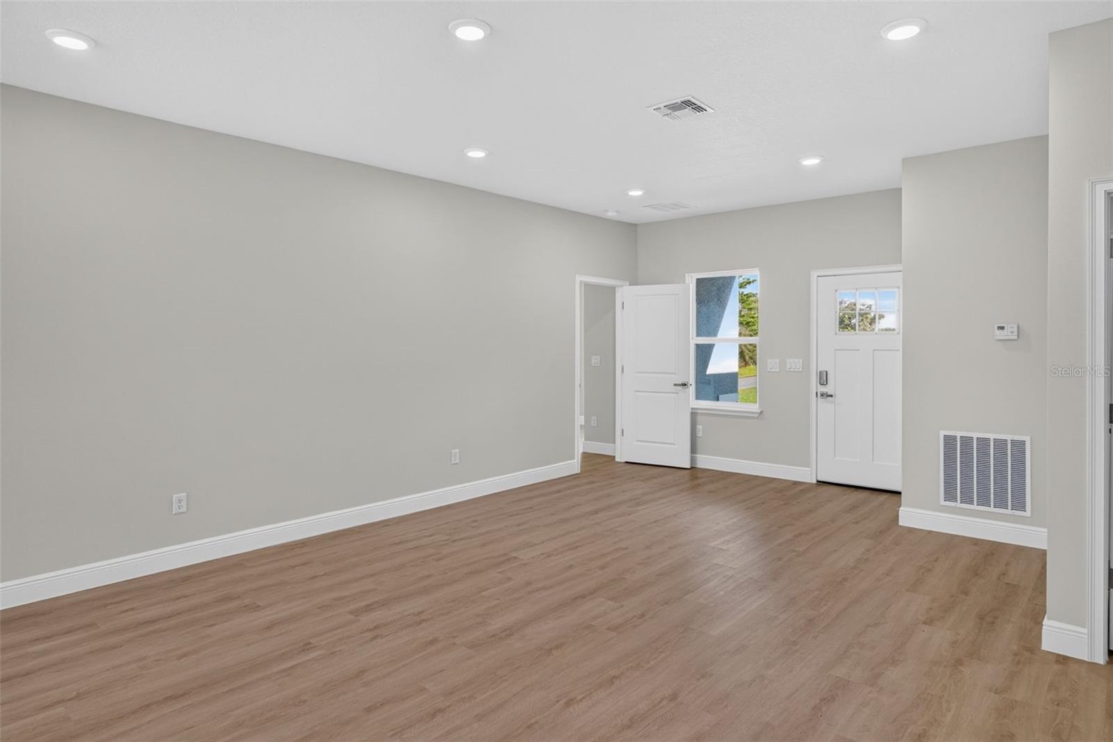 MARION OAKS - Residential