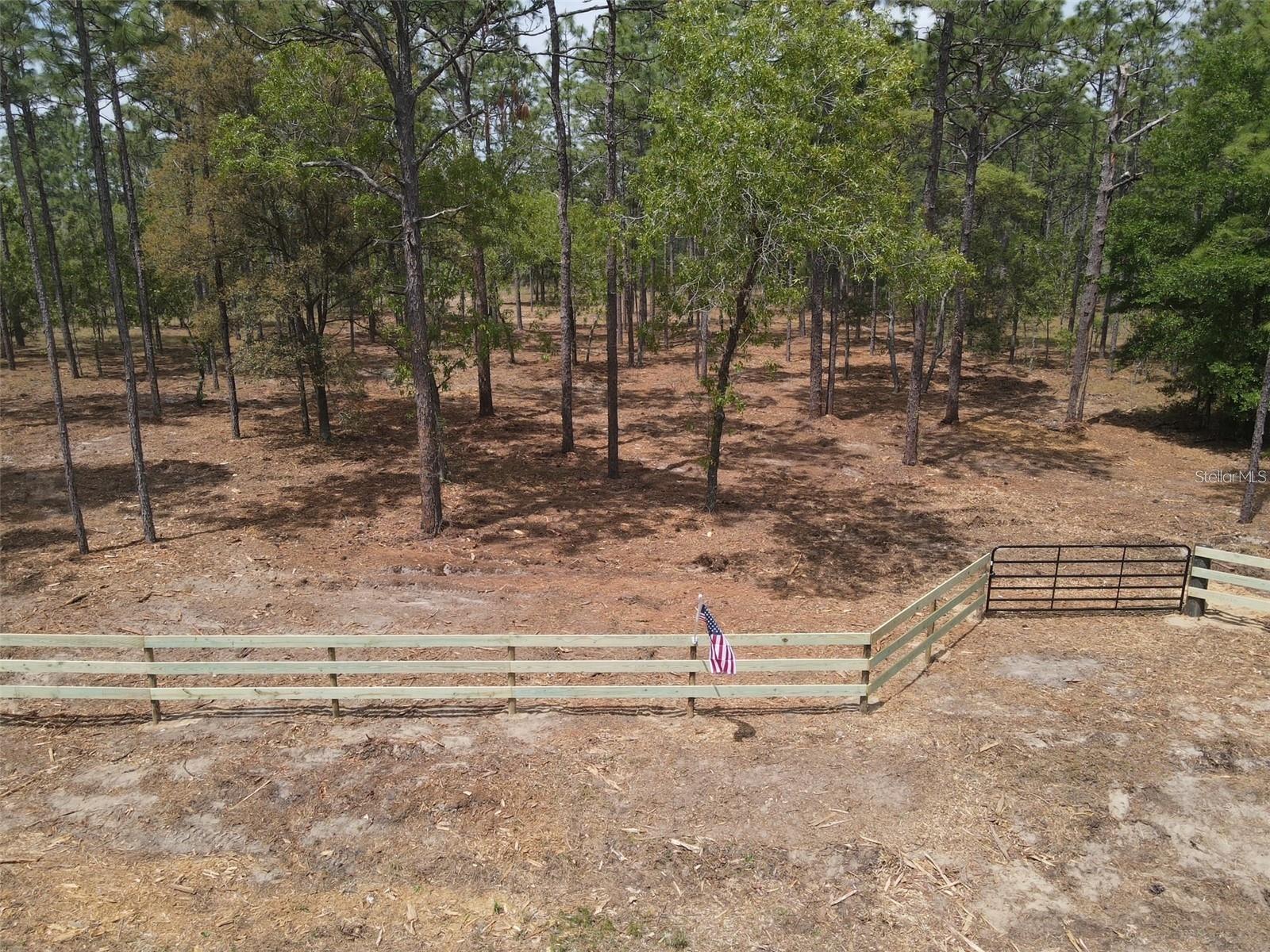 RAINBOW LAKES ESTATE - Land