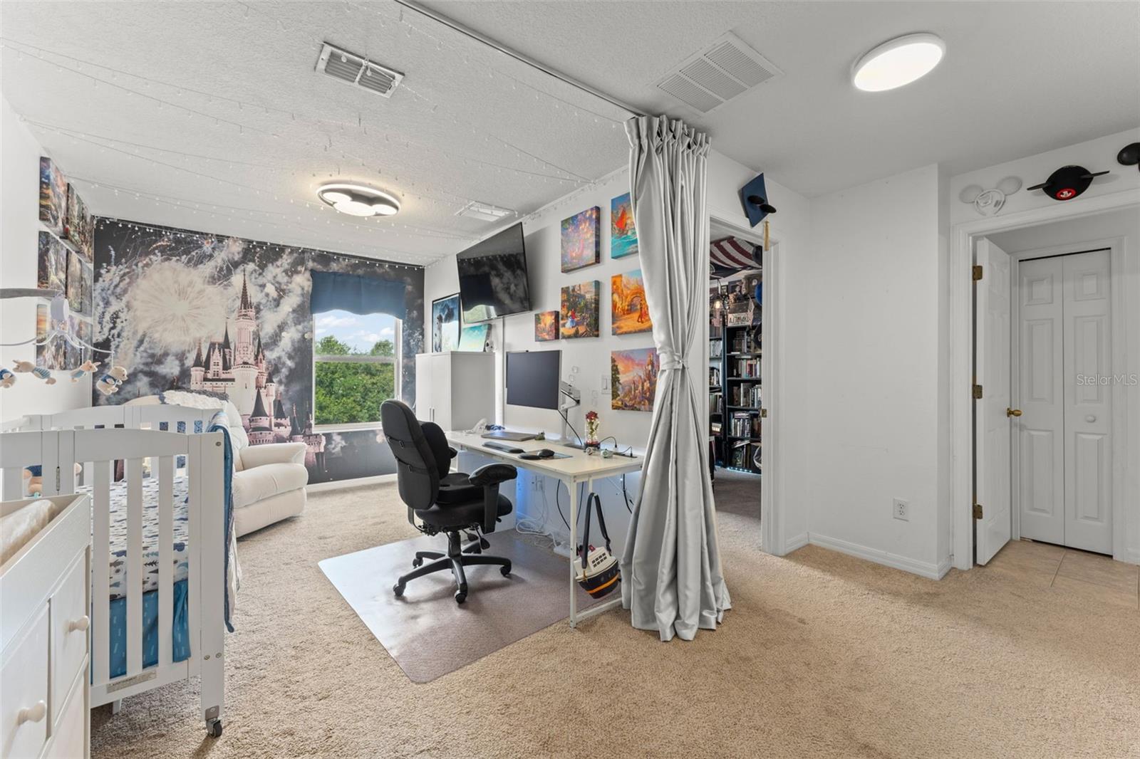 NEWBURY PARK - Residential