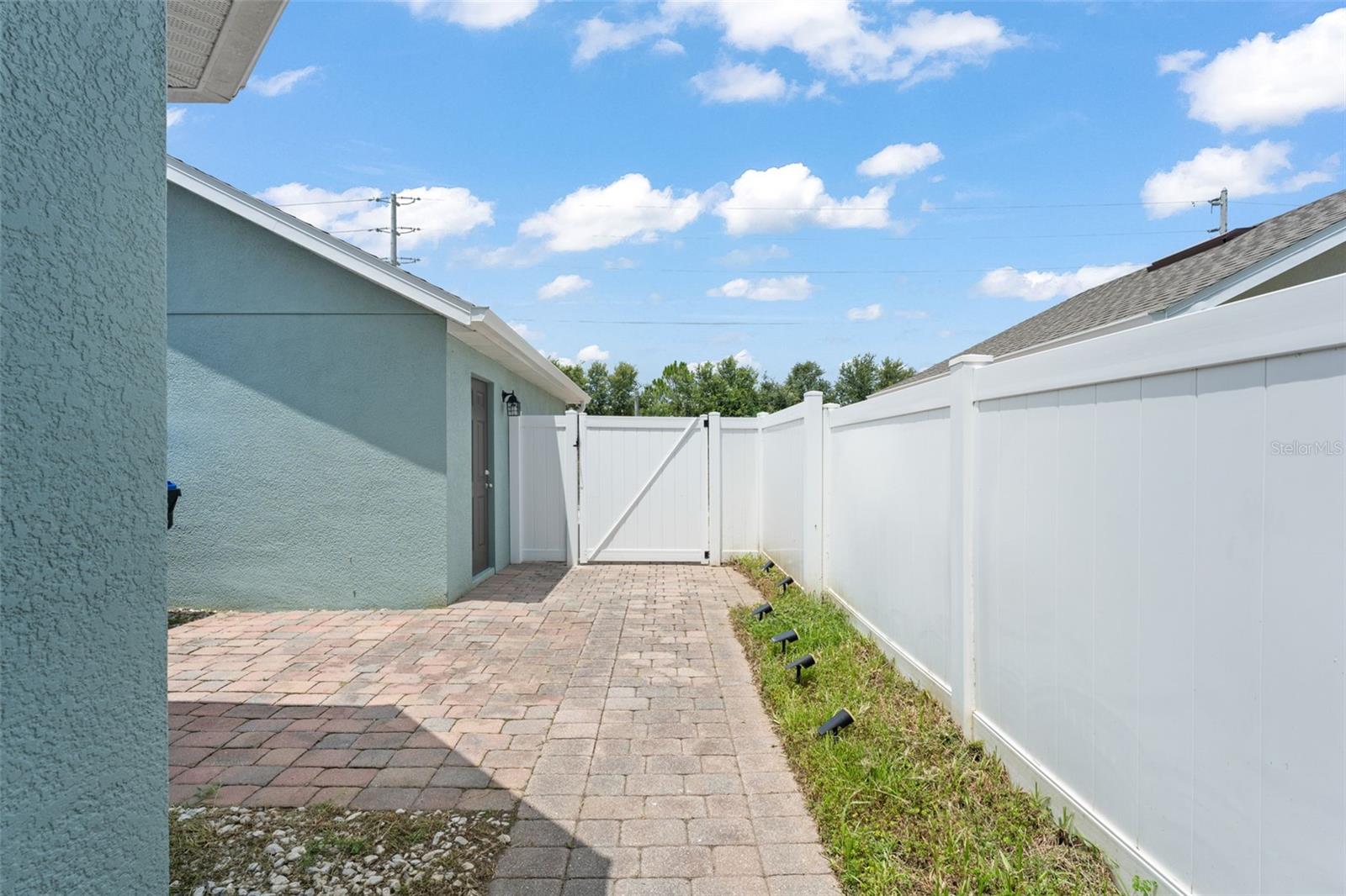 NEWBURY PARK - Residential