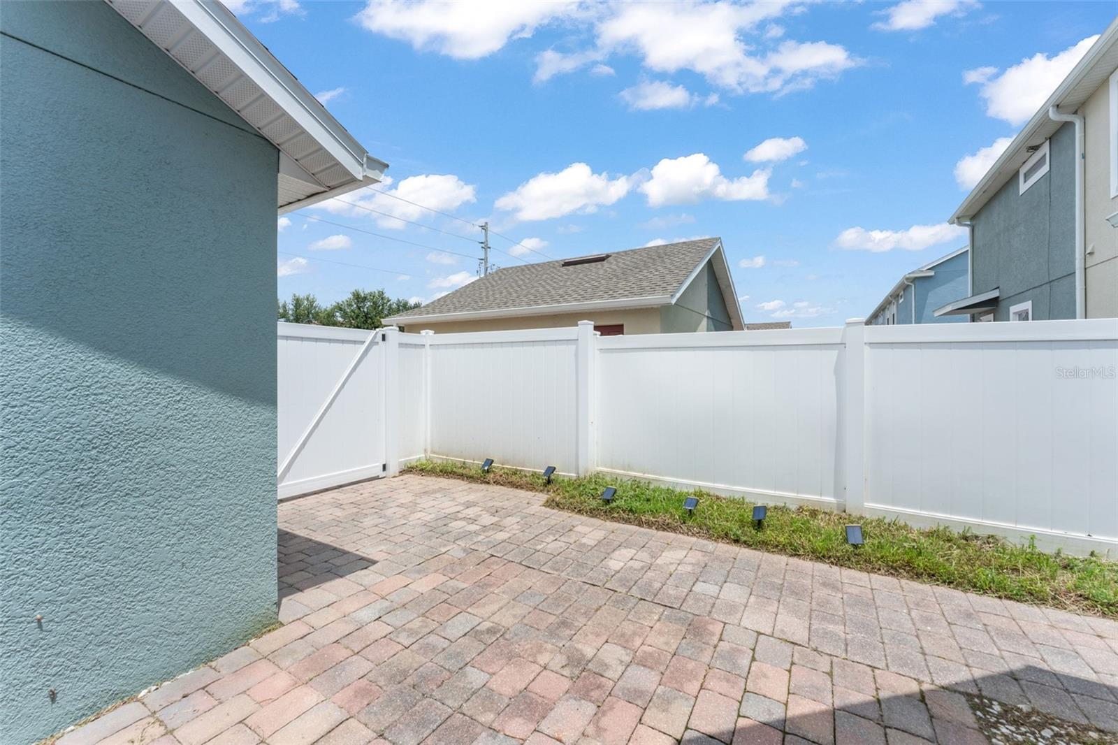 NEWBURY PARK - Residential