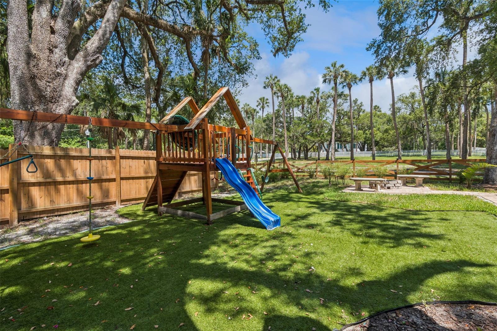 PLANTATION ESTATES UNIT 04 - Residential