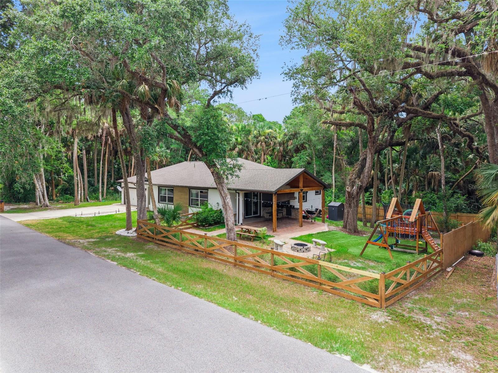 PLANTATION ESTATES UNIT 04 - Residential