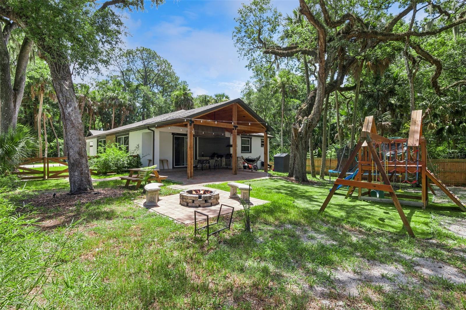 PLANTATION ESTATES UNIT 04 - Residential