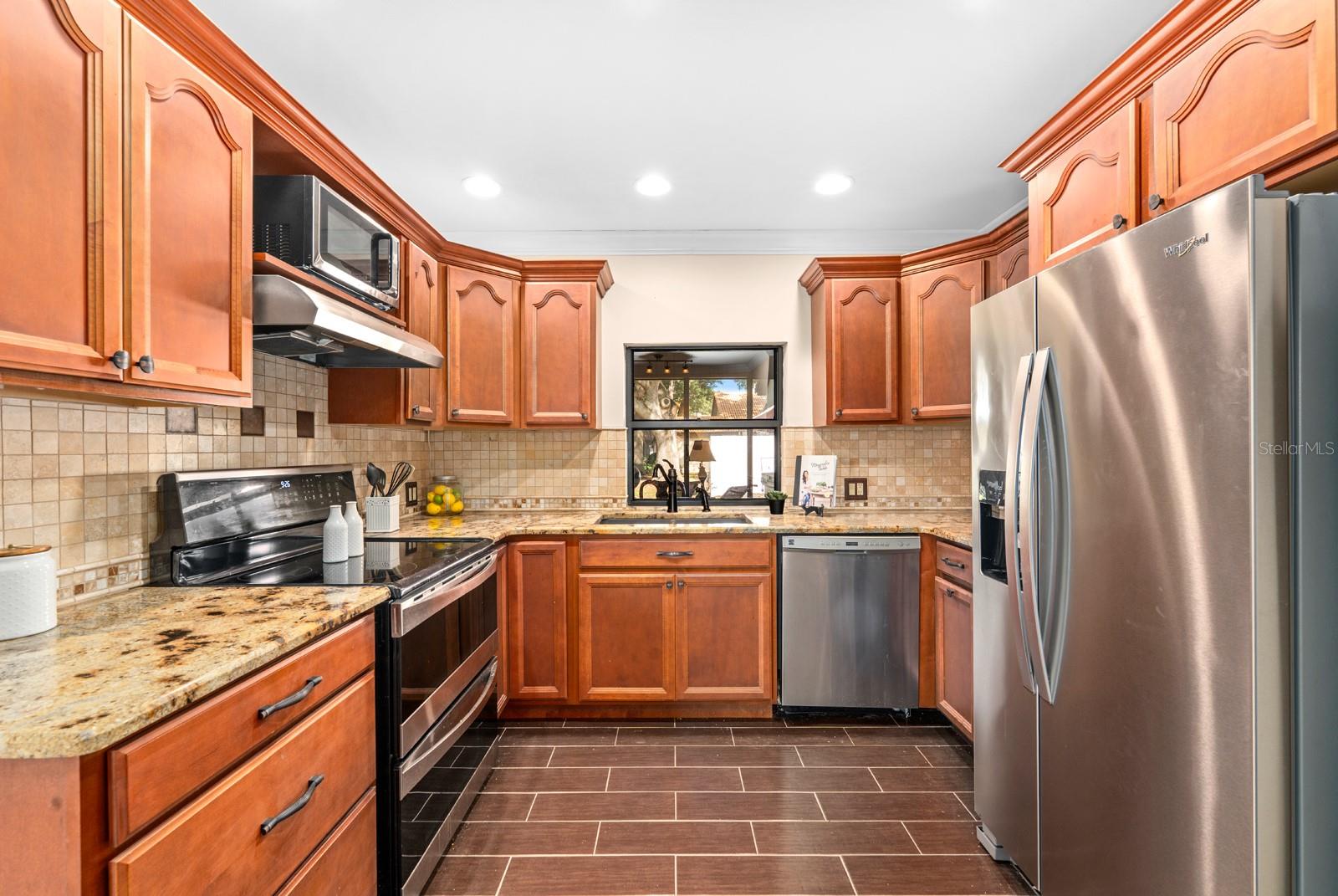 ORANGE TREE COUNTRY CLUB - Residential