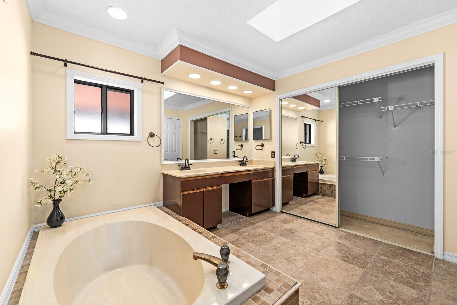 ORANGE TREE COUNTRY CLUB - Residential