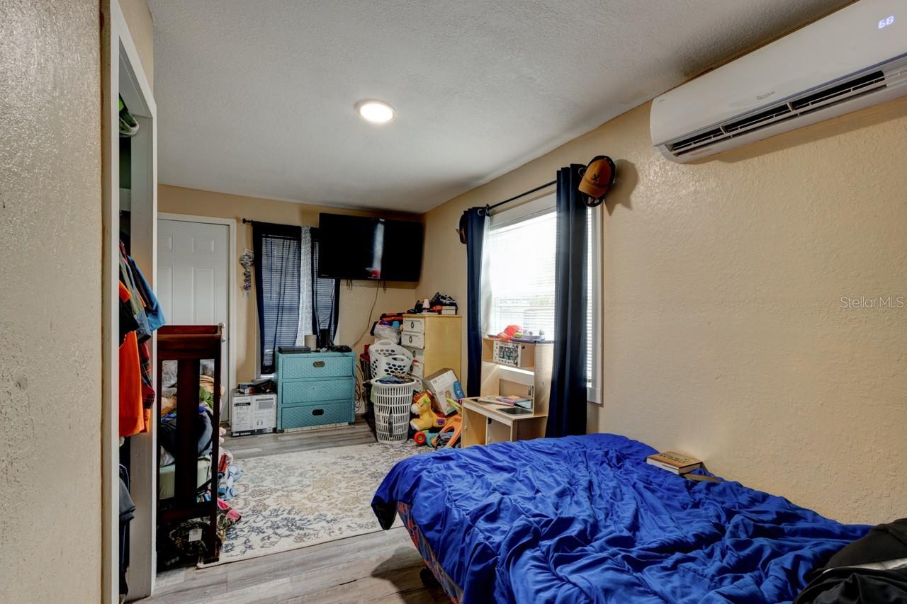 HORN & KITTREDGE DAYTONA - Residential Income