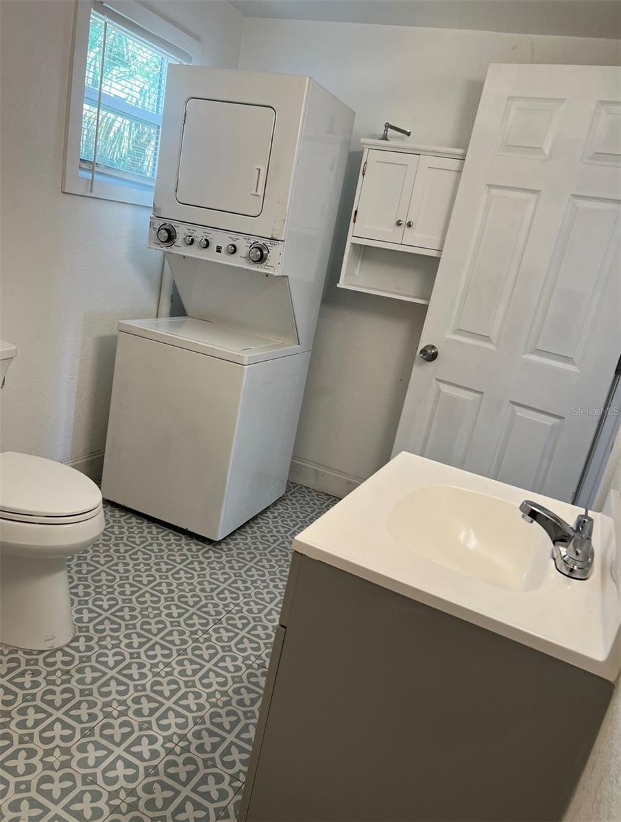 HORN & KITTREDGE DAYTONA - Residential Income