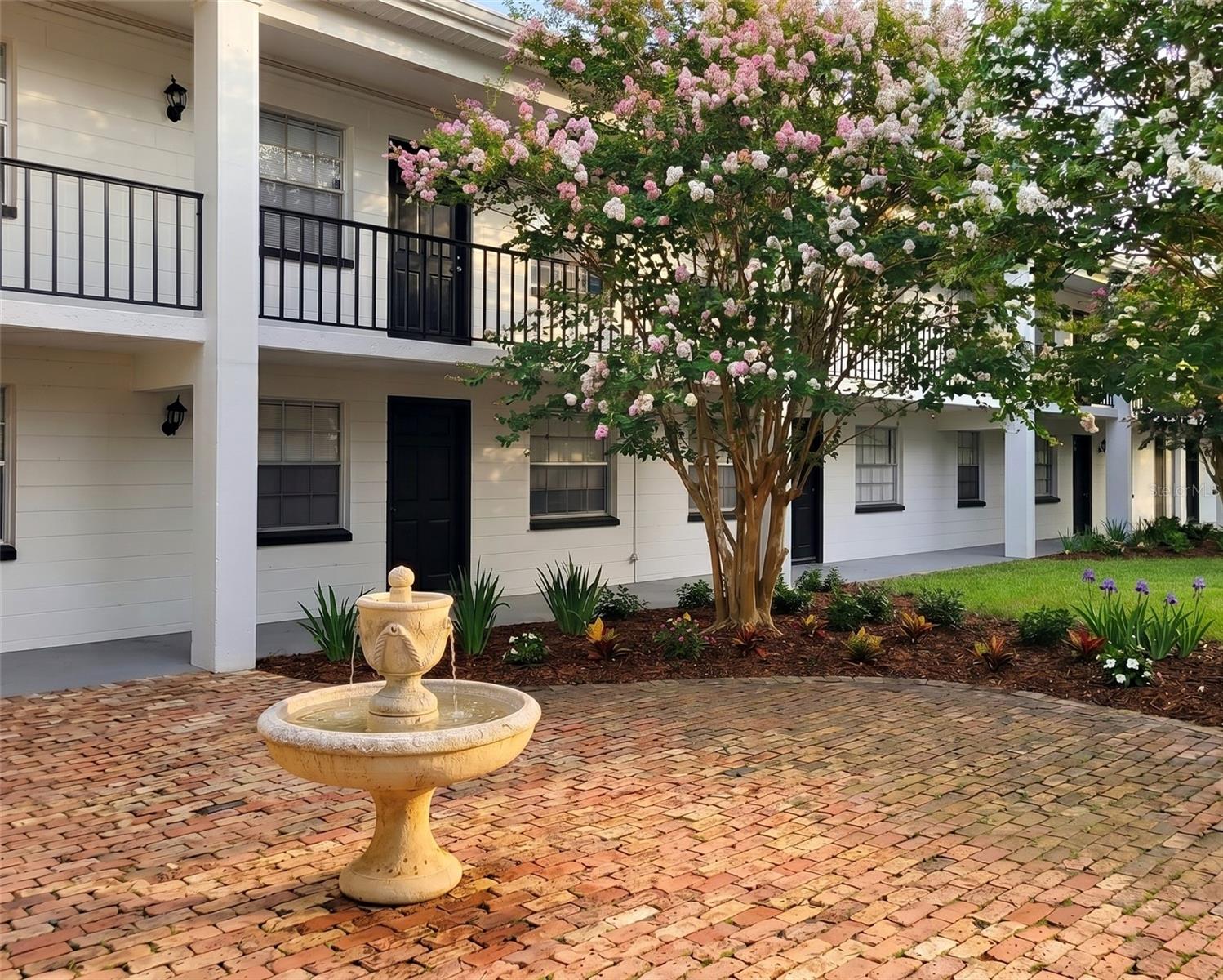 KINGSTON COURT VILLAS - Residential