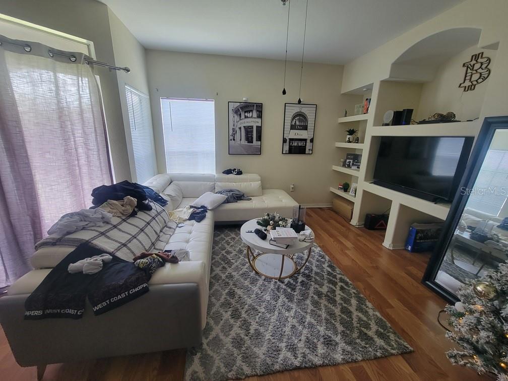 THE FALLS AT NEW TAMPA A CONDO - Residential