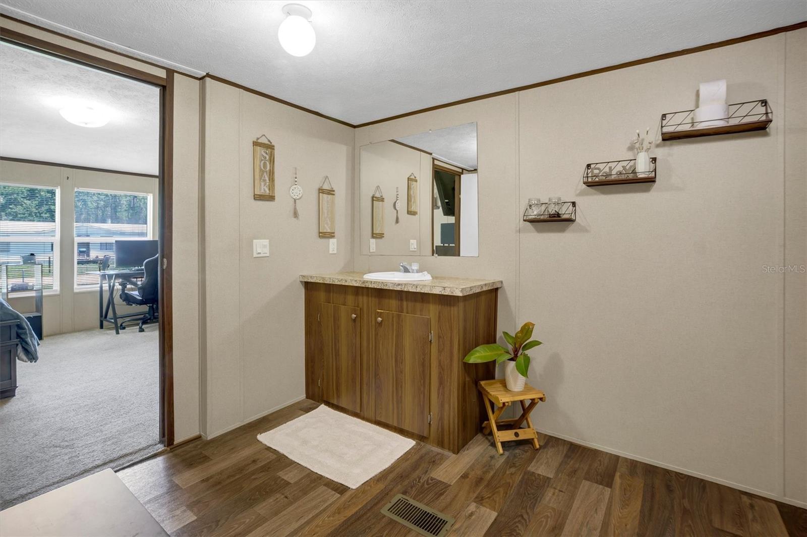 COUNTRY TRAILS PH 04 - Residential