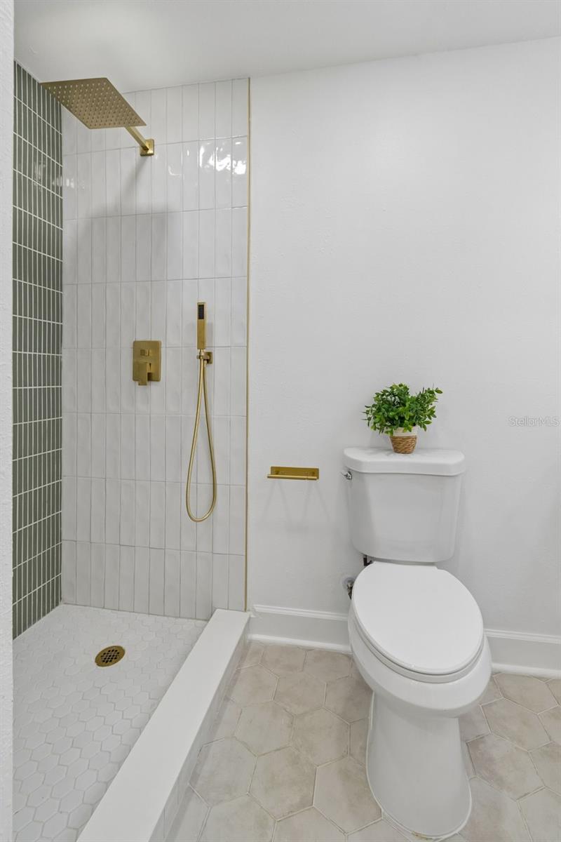 AYALAS ADD TO WELLSWOOD - Residential