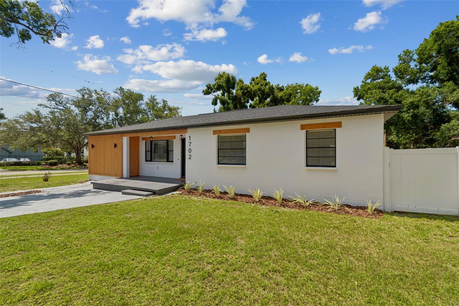AYALAS ADD TO WELLSWOOD - Residential