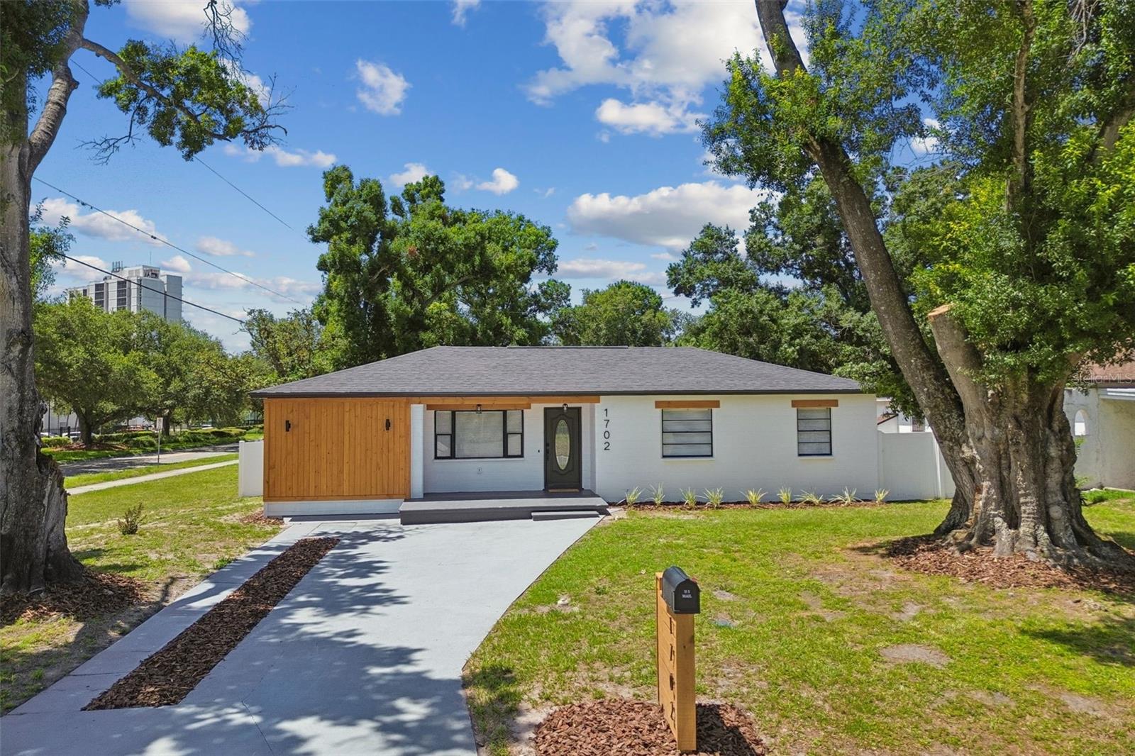 AYALAS ADD TO WELLSWOOD - Residential