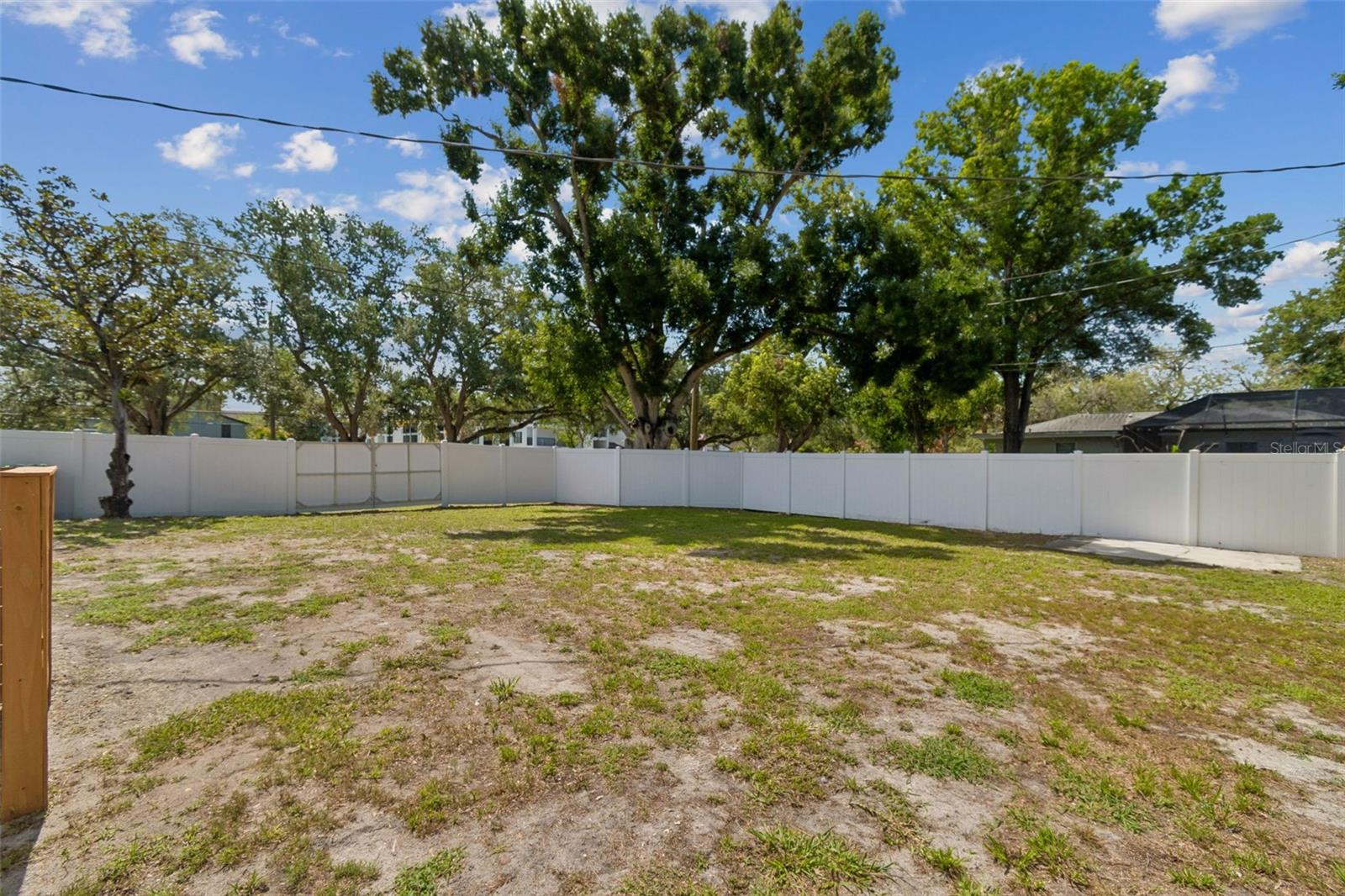 AYALAS ADD TO WELLSWOOD - Residential