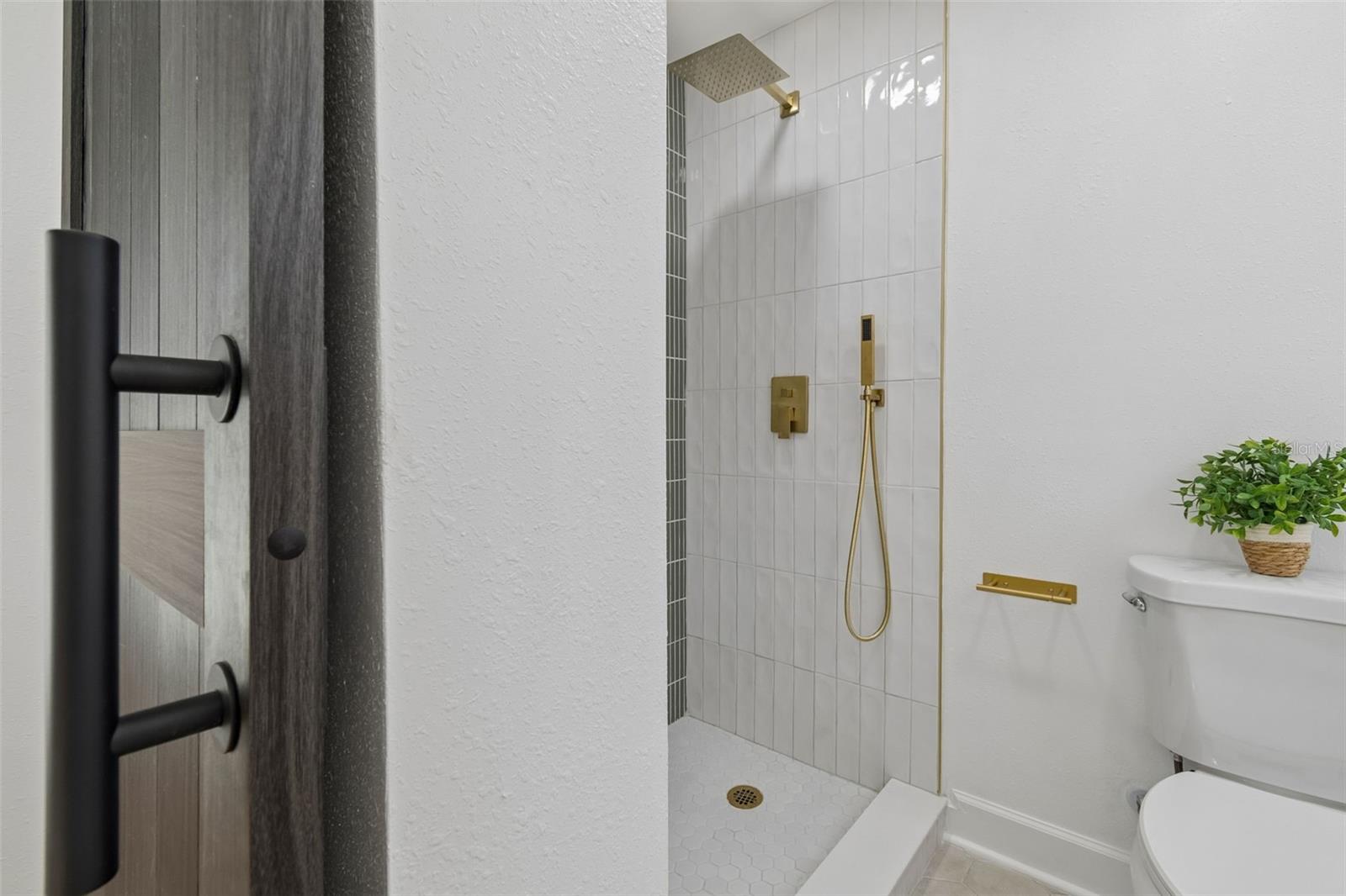 AYALAS ADD TO WELLSWOOD - Residential