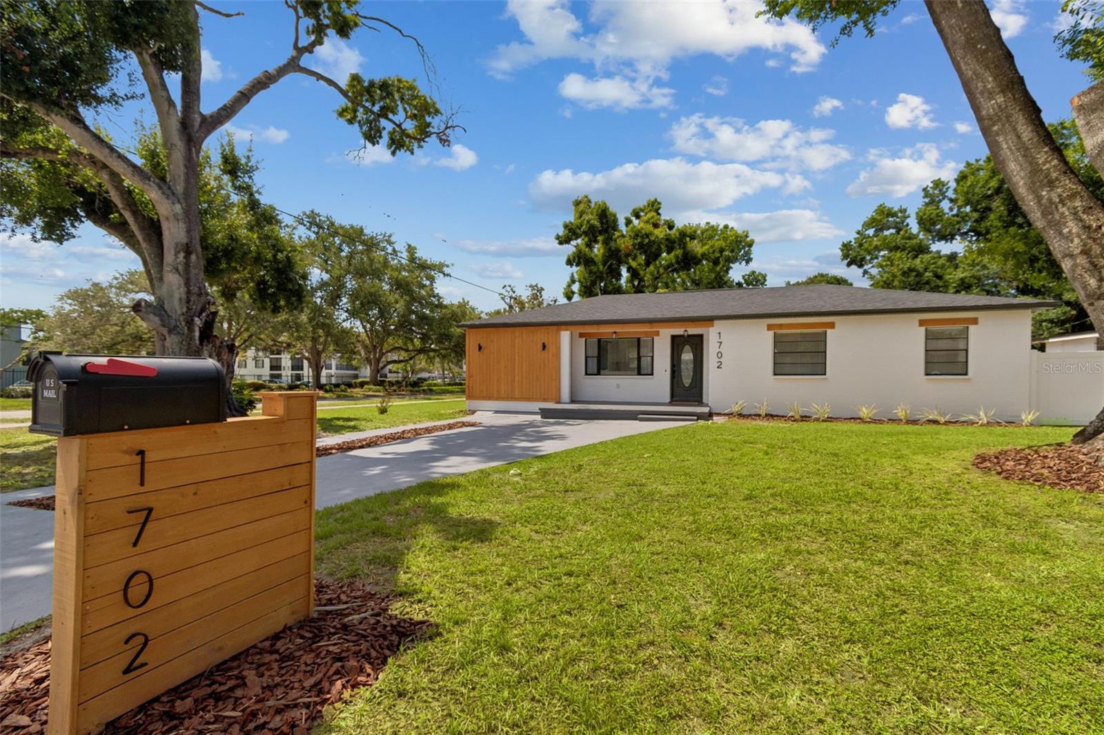 AYALAS ADD TO WELLSWOOD - Residential
