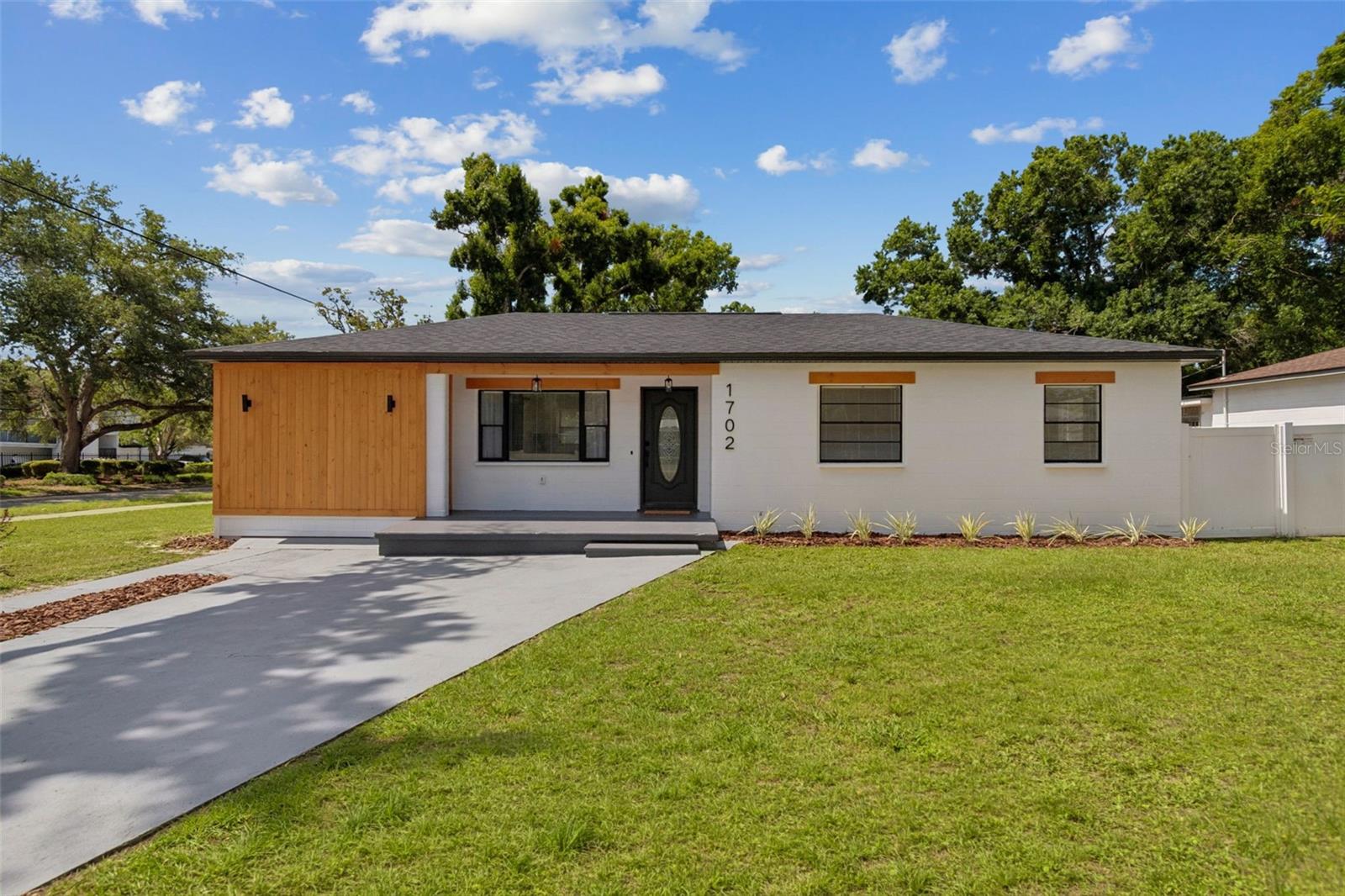 AYALAS ADD TO WELLSWOOD - Residential