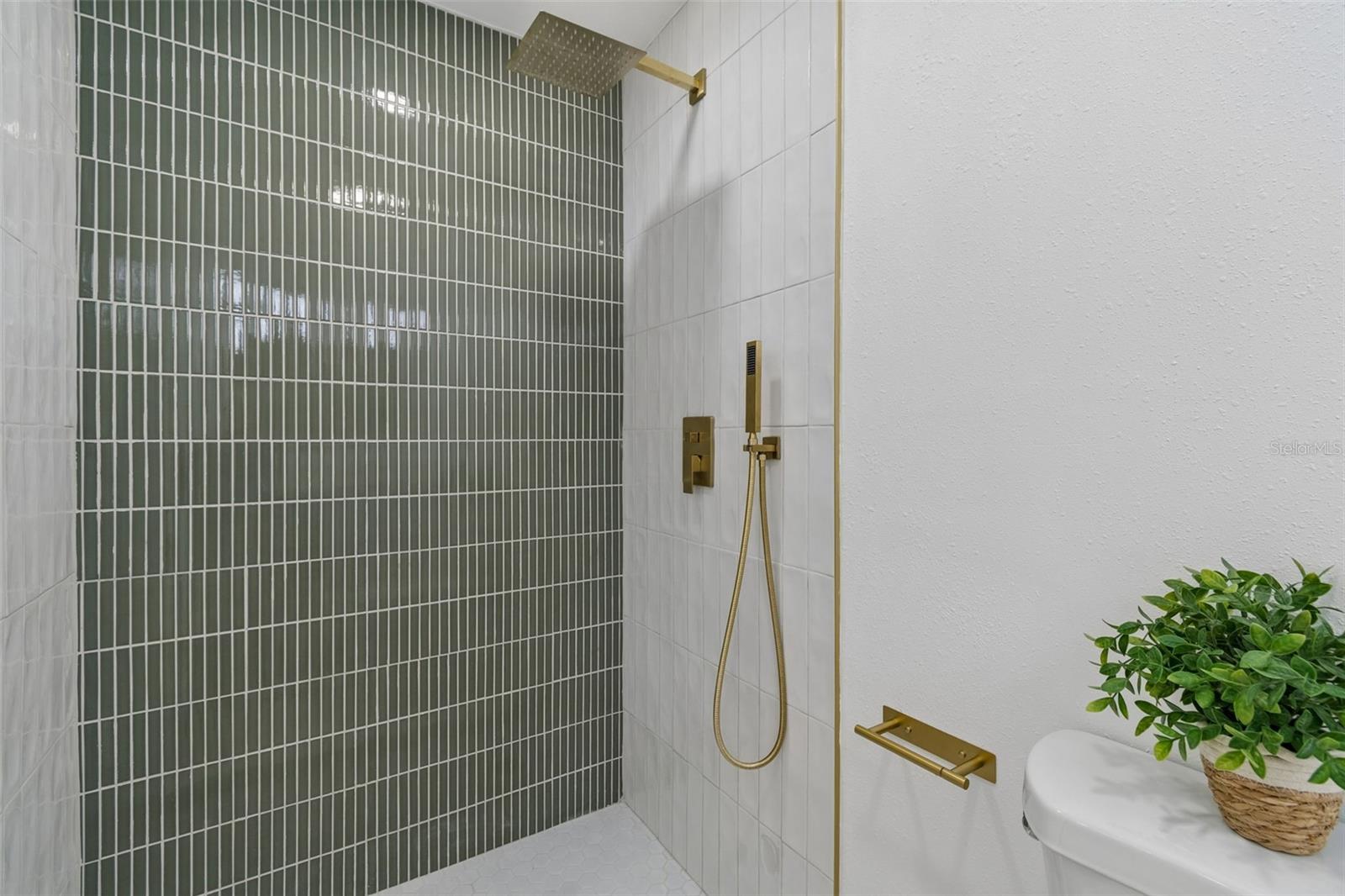 AYALAS ADD TO WELLSWOOD - Residential