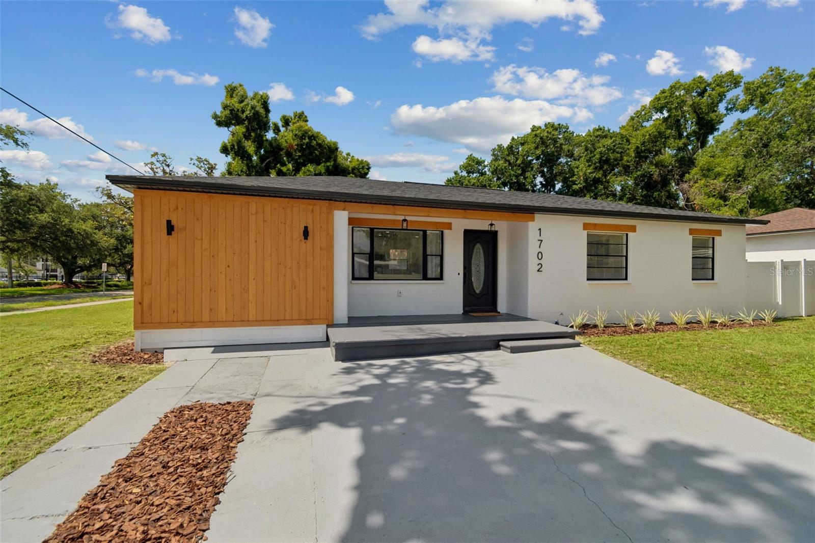 AYALAS ADD TO WELLSWOOD - Residential