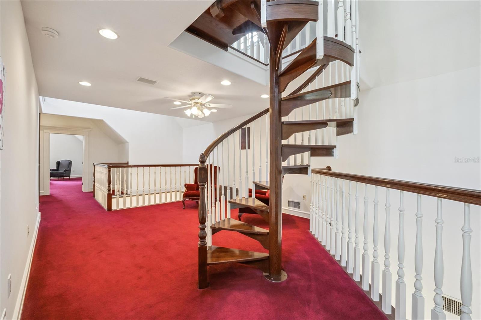 ROYAL OAKS ESTATE - Residential