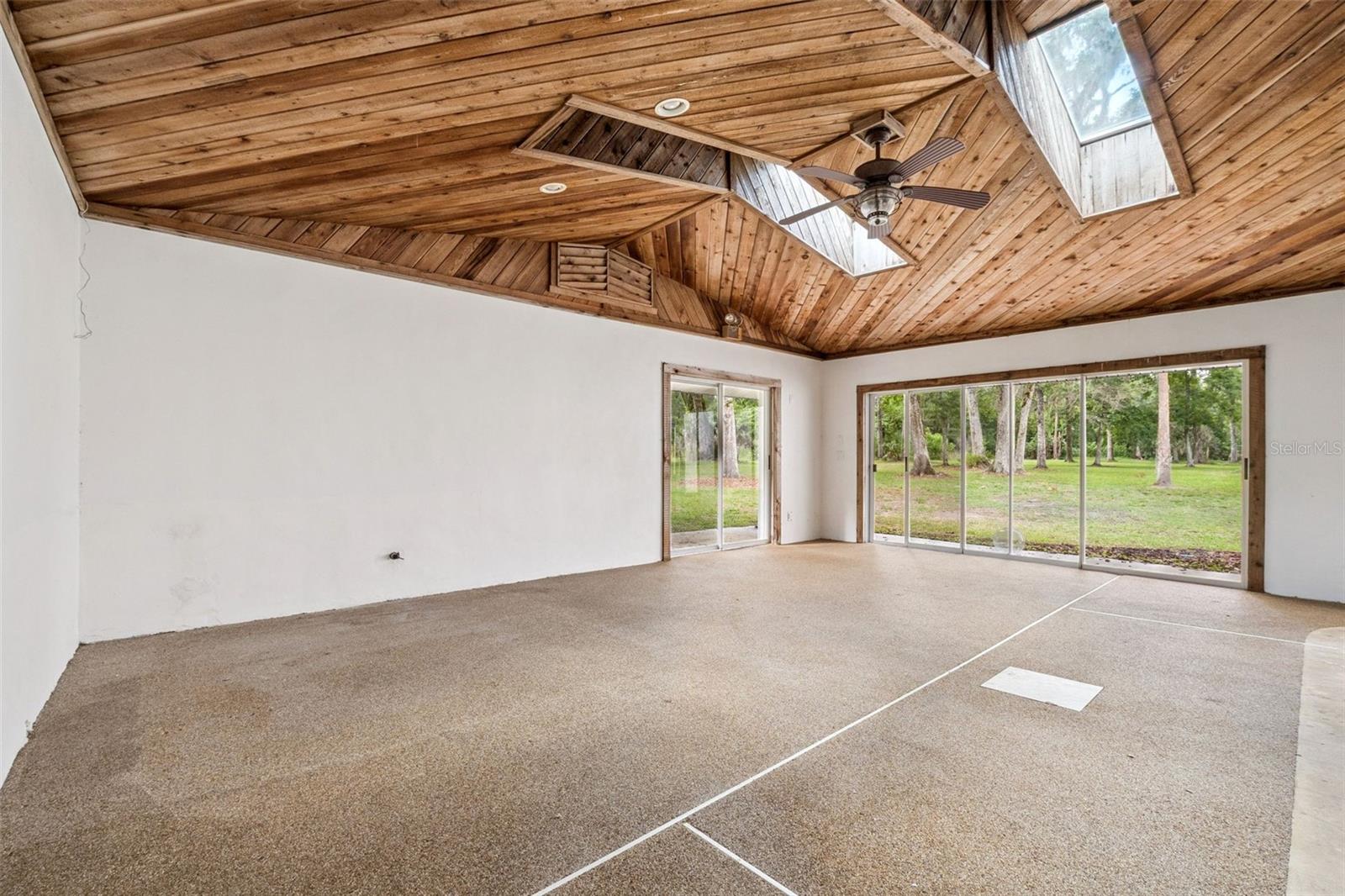 ROYAL OAKS ESTATE - Residential
